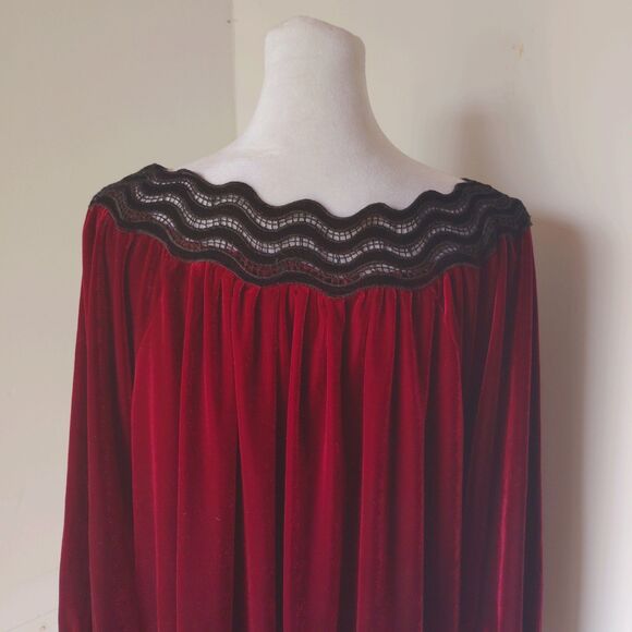 Rafella Red Wine Velvet & Black Lace Peasant Blouse 1X Goth Romantic Boho Top - Picture 5 of 7